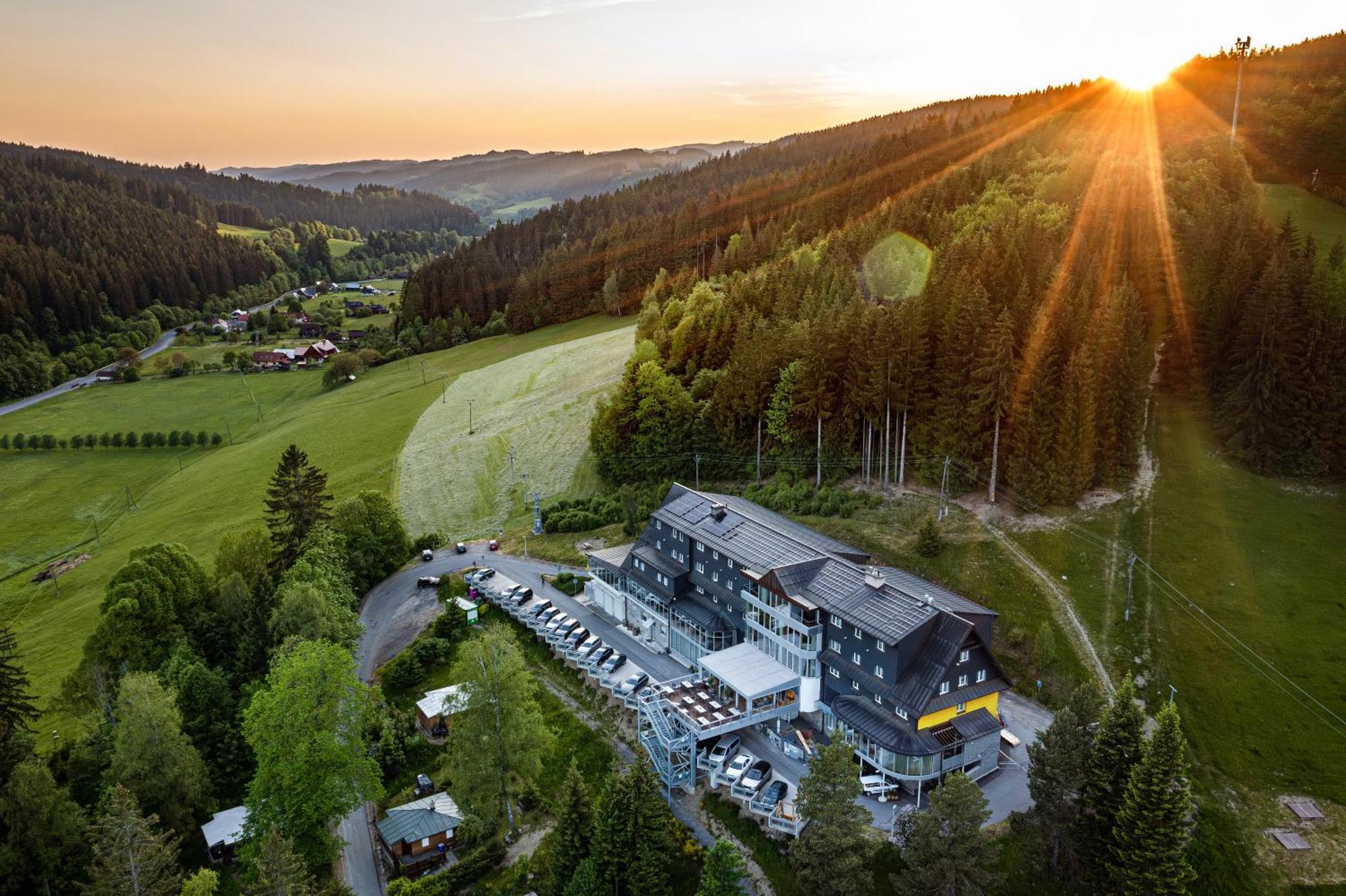 Spa Hotel Lanterna Velké Karlovice Exterior foto